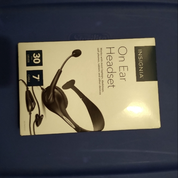 Insignia On Ear Headset - Picture 1 of 1